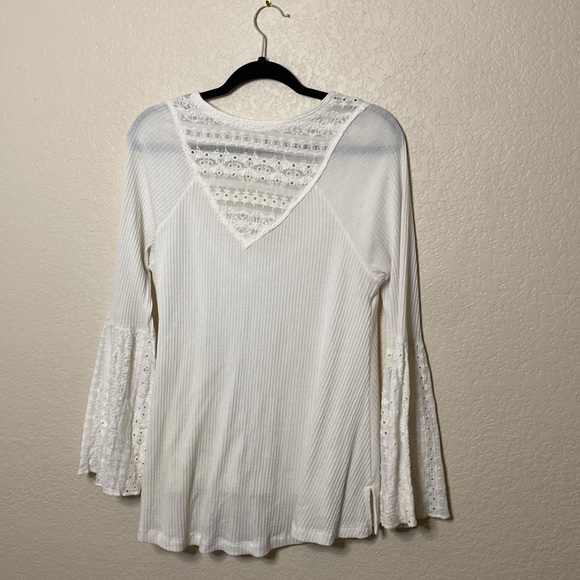 Free People V Neck - Picture 3 of 3